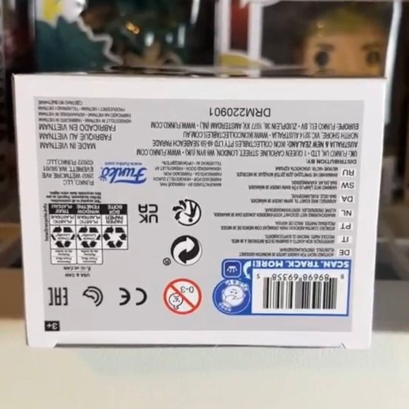 Funko POP! Rocks Snoop Dogg Rap Figure #300! - Picture 7 of 7